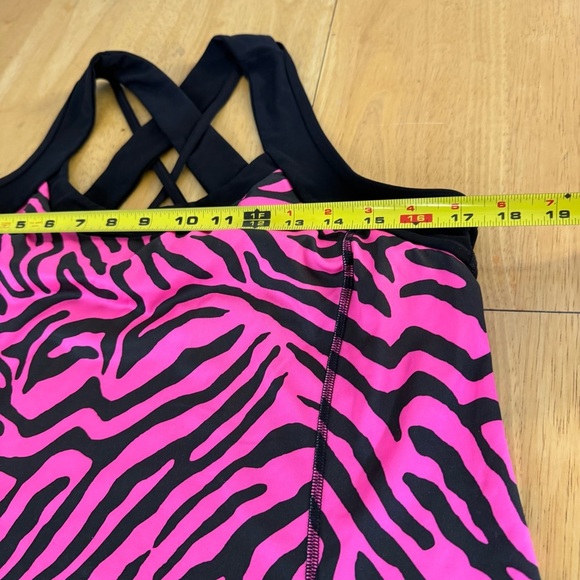 Xersion Womens Swim Top. Built in Bra. Fucia/ Black Size XL. Razor Back - Picture 5 of 7